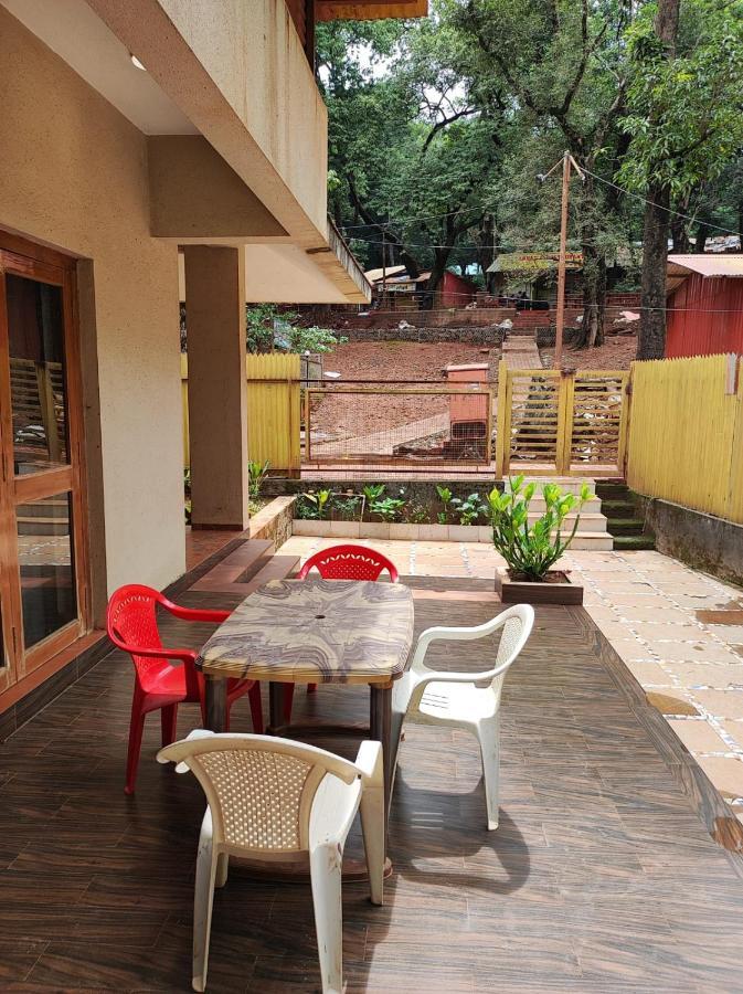Nivritti Villa Matheran Extérieur photo