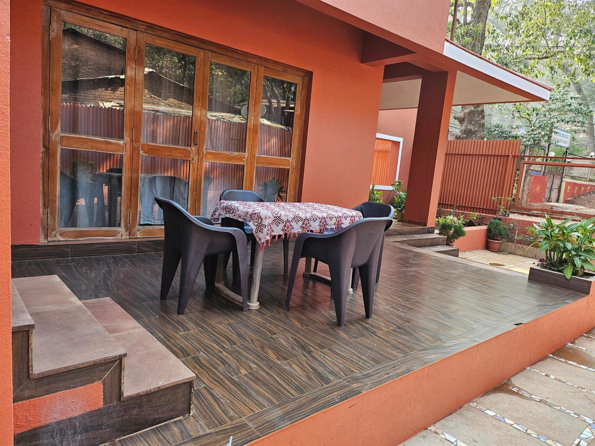 Nivritti Villa Matheran Extérieur photo