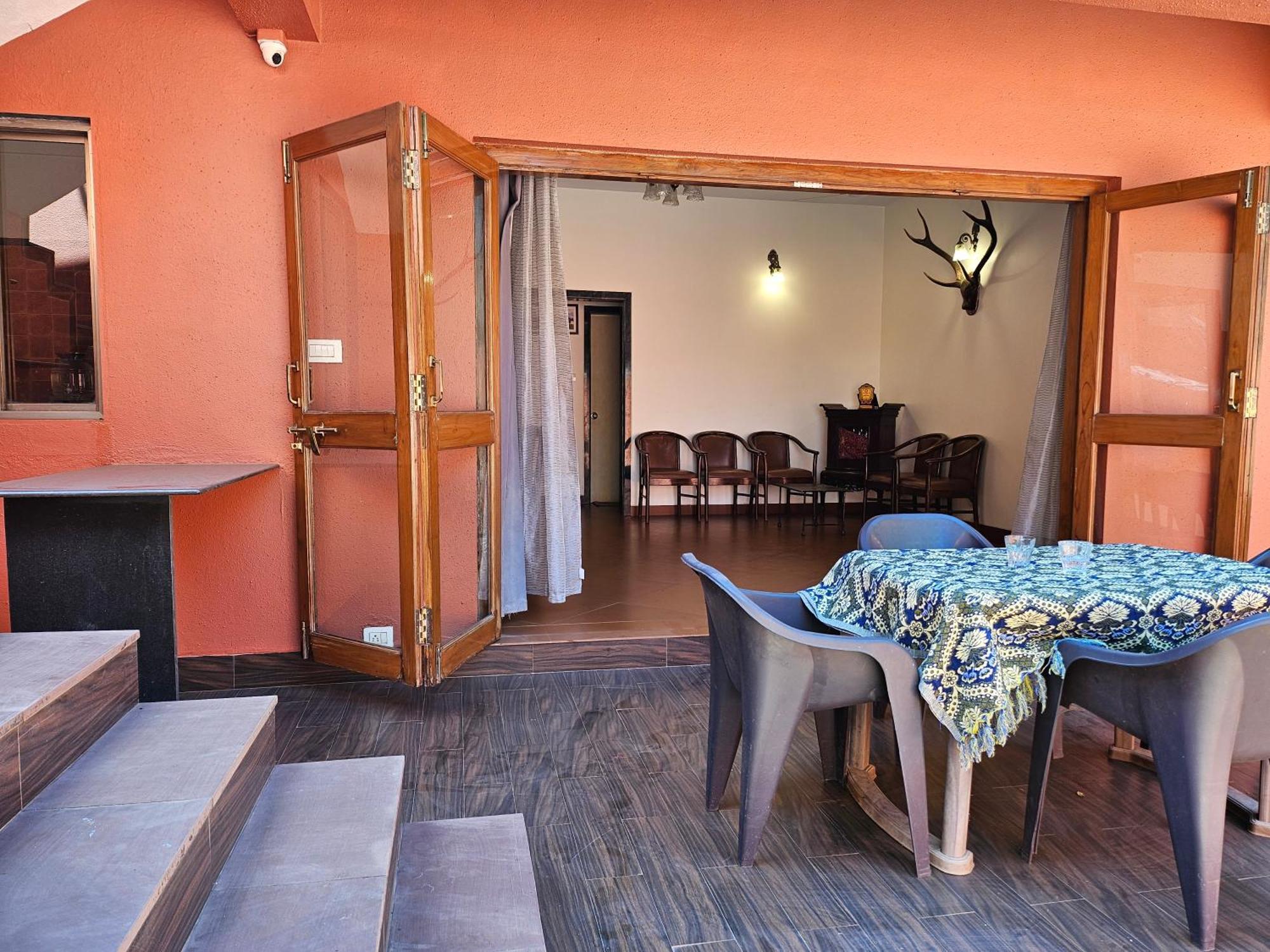 Nivritti Villa Matheran Extérieur photo